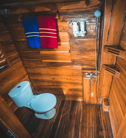 Bathroom on Ratu Laut